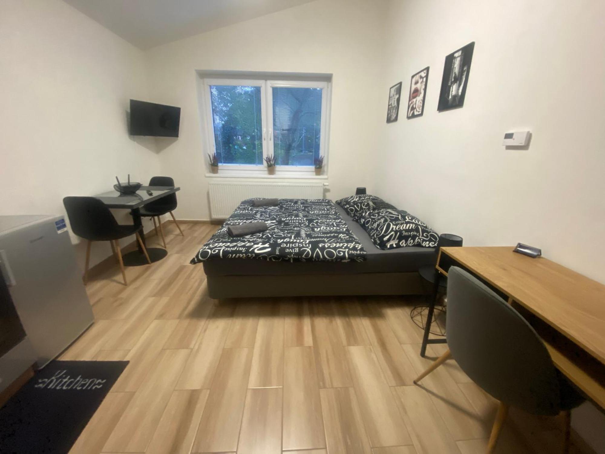 Cerna Ruze - Apartman 7 Plzeň Exterior foto